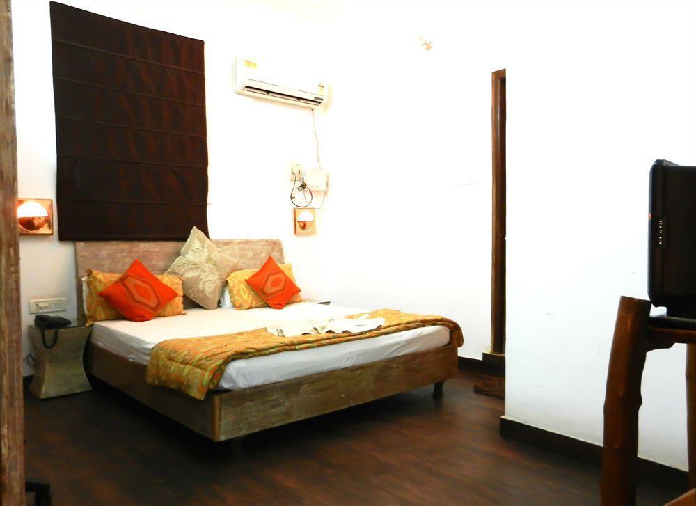 Fabhotel Prime Sarin Inn Heritage Varanasi Exterior foto