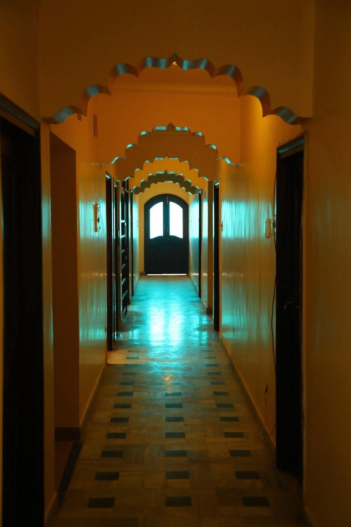 Fabhotel Prime Sarin Inn Heritage Varanasi Exterior foto